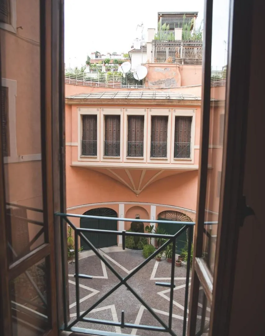 Bed and Breakfast Trevi Portrait Roma 2*,